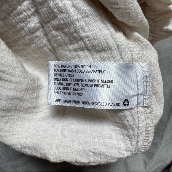 A New Day Cream Smocked Crop Blouse Sleeveless - Picture 8 of 8